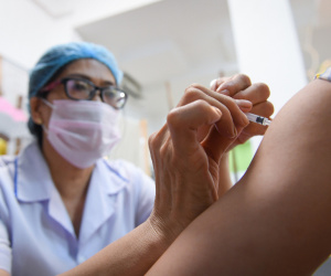 Trong tháng 8, TP HCM phấn đấu tiêm 1 mũi vắc xin Covid-19 cho 70% dân số
