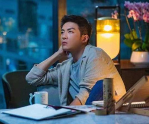 Xấu hổ đến mức đờ đẫn trước món quà bố vợ tặng, đặc biệt khi ông gật gù khen ngợi càng khiến tôi muốn 'chui đầu xuống đất'