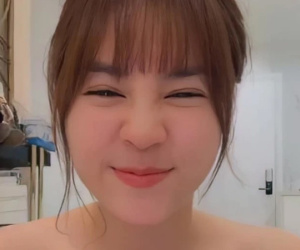 Sau Ngọc Trinh đến lượt Lan Ngọc thừa nhận 'ngải heo nhập' trong mùa dịch