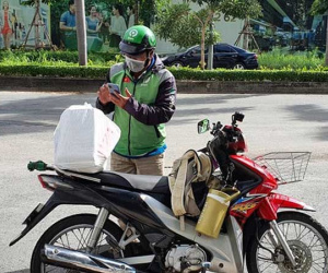 Nhiều ứng dụng giao hàng buộc lòng tăng phí do lưu thông khó khăn