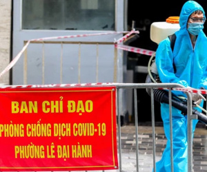 Sáng 31/7, Hà Nội thêm 23 ca dương tính SARS-CoV-2, trong đó nhóm công nhân cách ly gần một tháng, xét nghiệm nhiều lần mới dương tính