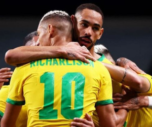 'Truyền nhân Ro béo' tỏa sáng, Brazil hóa giải ngựa ô, lọt vào bán kết Olympic