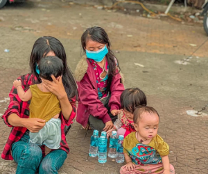 Hành trình 1400 km chạy xe máy từ miền Nam về quê của những người lao động nghèo tha hương