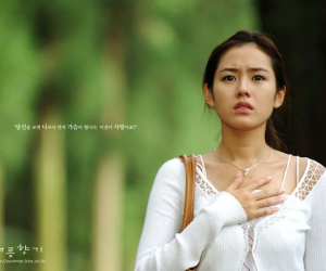 Dàn mỹ nhân 'phim 4 mùa' ngày ấy và hiện tại: Song Hye Kyo, Son Ye Jin xinh đẹp trường tồn, có 1 người lại vướng nghi án dao kéo