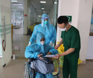 Hai nữ bệnh nhân mắc Covid-19 nguy kịch thoát ECMO ngoạn mục
