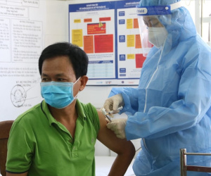 Bình Dương muốn tiêm thí điểm vaccine Nano Covax cho 200.000 lao động