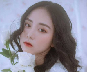 Cô giáo Minh Thu công khai làm một hành động trên sóng livestream để đáp trả tin đồn sửa mũi