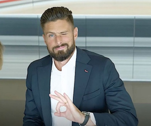 Vừa tới Milan, Giroud đã rủ rê đồng đội tại Chelsea theo chân