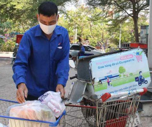 Nhiều siêu thị Hà Nội tạm đóng cửa, chuyển sang bán online