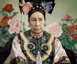 Tại sao Từ Hi Thái Hậu qua đời tận một năm sau mới được chôn cất?
