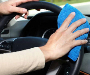 Làm thế nào để loại bỏ nấm mốc bên trong xe ô tô để lâu không dùng?