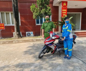 Chị lao công bị cướp trong đêm được tặng bốn xe máy