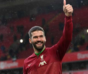 Liverpool trói chân trụ cột hàng thủ thêm 6 năm
