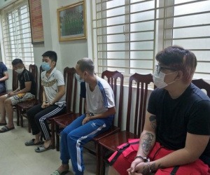 Khởi tố nhóm thanh niên cướp xe máy của nữ công nhân môi trường