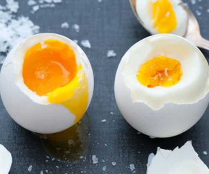 Một ngày ăn 3 quả trứng, người đàn ông bỗng bị nhồi máu cơ tim cấp, nhóm người nào nên hạn chế ăn trứng?