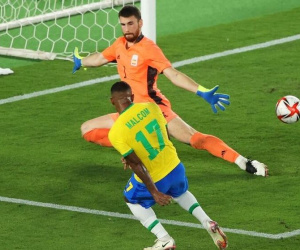 Ném đi 2 cơ hội mười mươi, Brazil đăng quang bằng đòn 'hồi mã thương' cực kỳ mãn nhãn