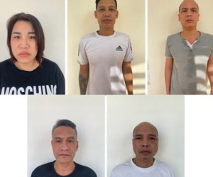 Phá băng nhóm dùng vòng hoa, loa tụng kinh cưỡng đoạt hơn 1 tỷ đồng
