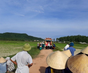 Người chồng bàng hoàng phát hiện vợ và 2 con trai tử vong dưới ao