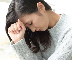 10 giờ tối mới ăn cơm, không ngờ sau một cuộc gọi 2 phút, chồng tôi lại giận dữ hất đổ cả mâm bát và nặng lời mắng nhiếc vợ