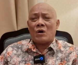 Nghệ sĩ Tấn Hoàng xuống tóc, ăn chay vì bất lực