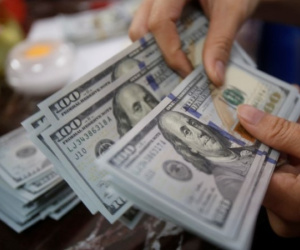 Tỷ giá USD, Euro ngày 7/8: Vàng giảm xuống, USD tăng lên