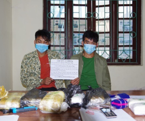 Bắt quả tang hai anh em vận chuyển 30.000 viên ma tuý tổng hợp