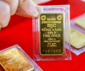 Sốc: Giá vàng SJC cao hơn thế giới trên 10 triệu đồng/lượng