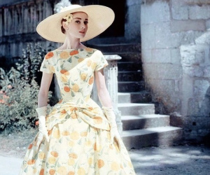 Audrey Hepburn: 'IT Girl' đời đầu, nàng thơ của Givenchy, cảm hứng thời trang khiến hậu thế kính cẩn nghiêng mình