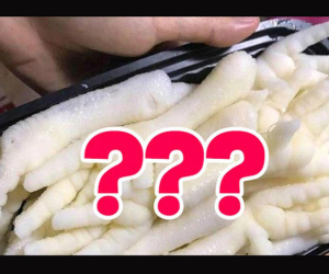 Mùa dịch mua chân gà về nhà ăn, thanh niên suýt ngất khi mở hộp ra và chứng kiến hiện tượng lạ trước mặt