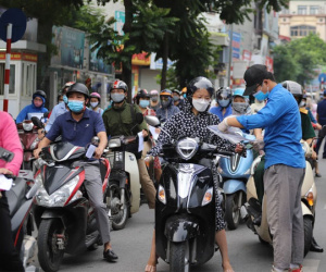 Hà Nội: Sẽ điều chỉnh việc kiểm tra giấy đi đường cho phù hợp