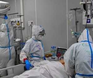 Nga: Nổ ống dẫn ôxy, bác sĩ lao vào cứu bệnh nhân Covid-19 không kịp