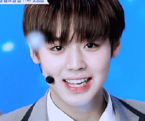 Sốc: 'Tiên tử nháy mắt' Park Ji Hoon (Wanna One) bị tố ngoại tình, chi hàng trăm triệu cho BJ khoe thân, 'bay lắc' với dàn thực tập sinh nữ