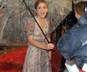 Luôn ăn vận thanh lịch nhưng Emma Watson vẫn có 2 pha 'lộ hàng' mà cô không bao giờ muốn nhớ lại nữa