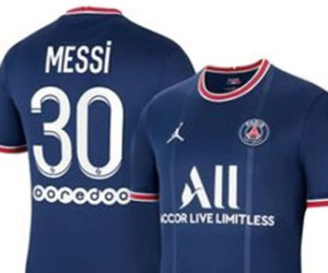 Áo đấu Messi ở PSG 'cháy hàng' trong thời gian kỷ lục