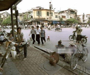 Loạt ảnh 'chất như nước cất' về Sài Gòn, Hà Nội năm 1994