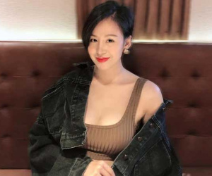 Đang yên ổn trong nhà bỗng có người inbox mời 'job đi tiệc', Bà Tưng phản ứng lại bằng 1 câu xanh rờn