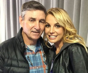 Chính thức: Cha của Britney Spears rút khỏi quyền bảo hộ của con gái, tuy nhiên cô vẫn chưa được tự do vì lý do này