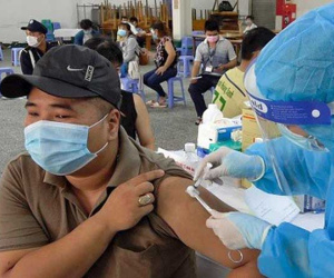 Tự uống thuốc chống dị ứng trước khi tiêm vắc xin theo 'kinh nghiệm trên mạng': Chuyên gia nói gì?