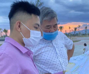 Những tỷ phú buôn đất siêu hạng thích mặc áo sơ mi cũ, đi dép cao su