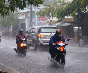 Hà Nội và các tỉnh thành Miền Bắc đón mưa lớn diện rộng cuối tuần, cảnh báo lốc sét và gió giật mạnh nhiều nơi