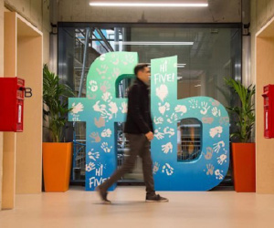 Facebook lùi lịch trở lại văn phòng tới năm 2022