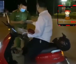 Người đàn ông tự nhận 'tao là tiến sĩ' chửi bới, xúc phạm cán bộ trực chốt, lớn tiếng thách thức 'bắt đi, cứ chờ đấy'