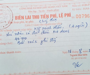 Đến ký xác nhận hỗ trợ gặp khó khăn do Covid-19, phải nộp 'lệ phí' 10.000 đồng?