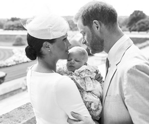 Harry và Meghan quyết làm lễ rửa tội cho Lilibet 'theo ý mình'