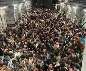 Hình ảnh gây sốc: 640 người bị nhồi nhét trong chuyến bay rời khỏi Afghanistan