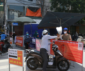 Hà Nội phong tỏa đoạn phố có 11 ca dương tính