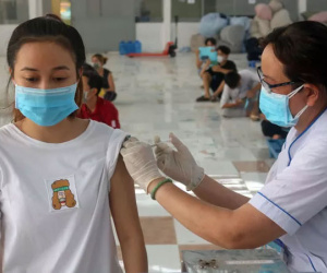 Bình Dương đề xuất tiêm vắc-xin Covid-19 cho trẻ 12-18 tuổi, Bộ Y tế nói gì?