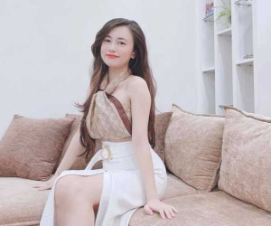 Sau vụ gạ tình lấy 800 triệu, MC Thuý Quỳnh (Chị Ong Vàng) lên đồ khoe trọn vẻ sexy khi ở nhà