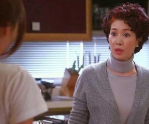 Bồ của chồng đến tận nhà đánh ghen, nghe câu mẹ chồng nói ả liền chạy mất dép