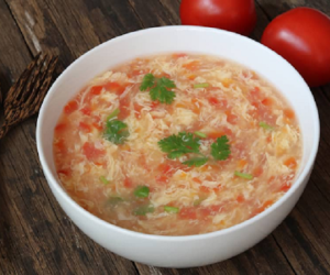 2 bà cháu nhập viện cấp cứu sau khi ăn món canh trứng cà chua, bác sĩ cảnh báo một thói quen nguy hiểm mọi nhà đều mắc
